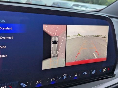 Used 2025 Chevrolet Traverse LT w/ Sun and Wheel Package image 29