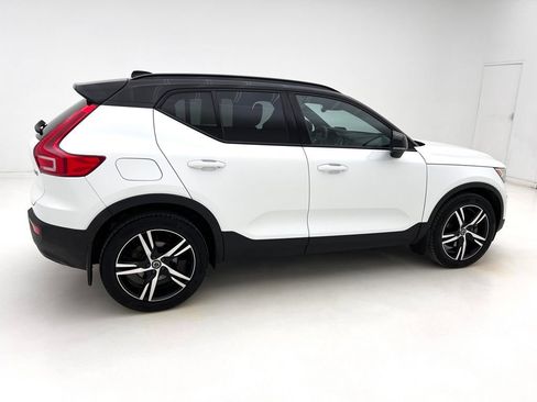Used 2021 Volvo XC40 T5 R-Design image 10