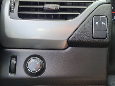 Used 2018 Chevrolet Tahoe LS image 22