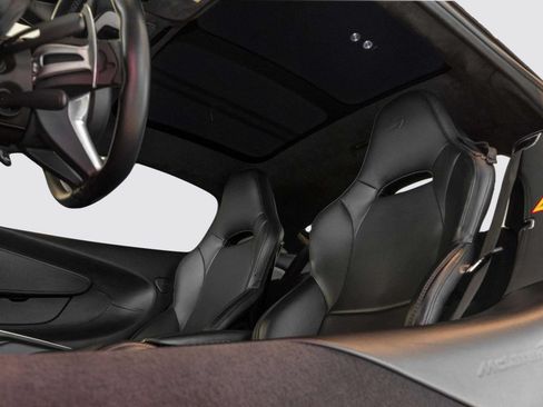 Used 2022 McLaren GT RWD image 15