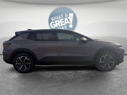 New 2026 Chevrolet Equinox EV LT image 2