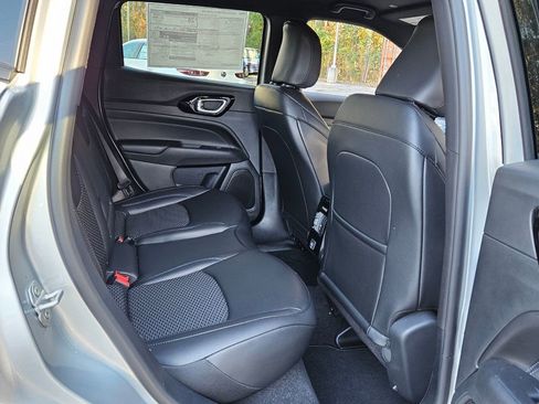 New 2026 Jeep Compass Latitude image 13