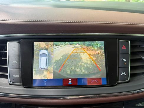 Used 2018 Buick Enclave Avenir w/ Avenir Technology Package AWD/4WD image 16