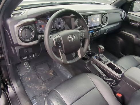 Certified 2021 Toyota Tacoma TRD Off-Road image 9