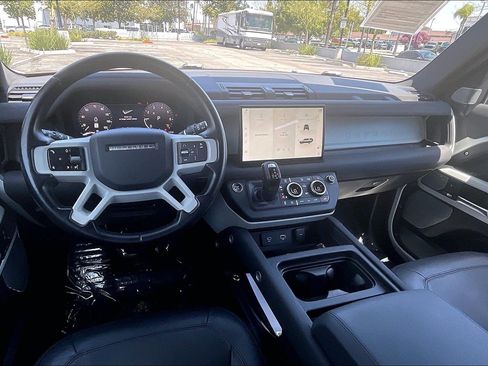 Used 2023 Land Rover Defender 130 SE AWD/4WD image 15