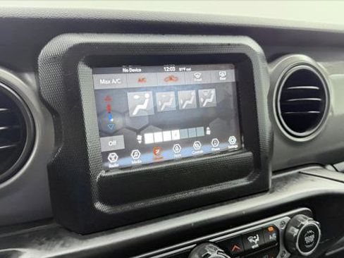 Used 2023 Jeep Gladiator Sport image 29