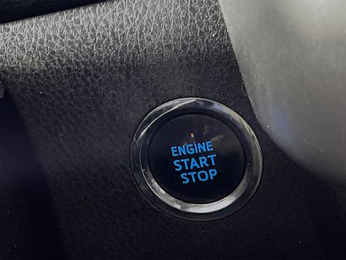 Used 2017 Toyota Highlander XLE image 23