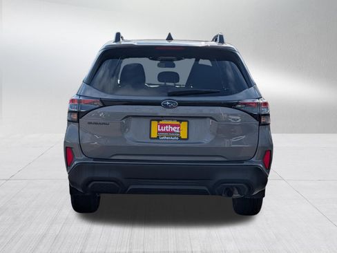 Used 2025 Subaru Forester Premium image 6