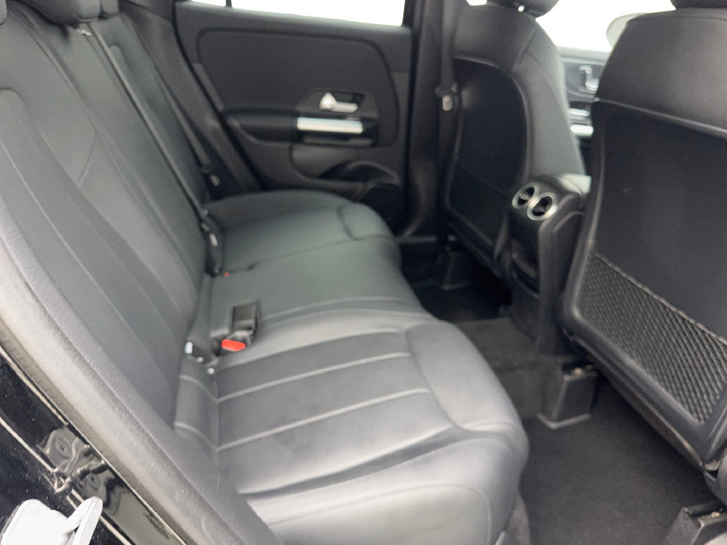 Used 2025 Mercedes-Benz GLA 250 image 39