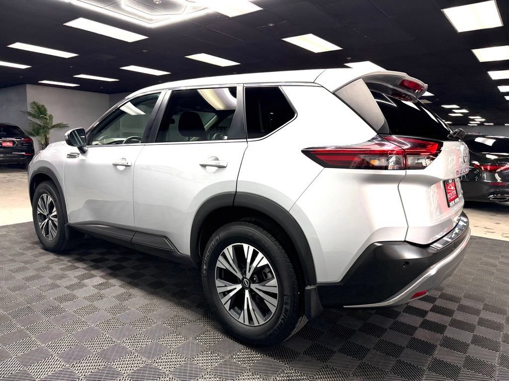 Used 2022 Nissan Rogue SV FWD image 9