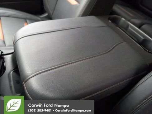 Used 2024 GMC Sierra 1500 AT4 w/ Technology Package image 18