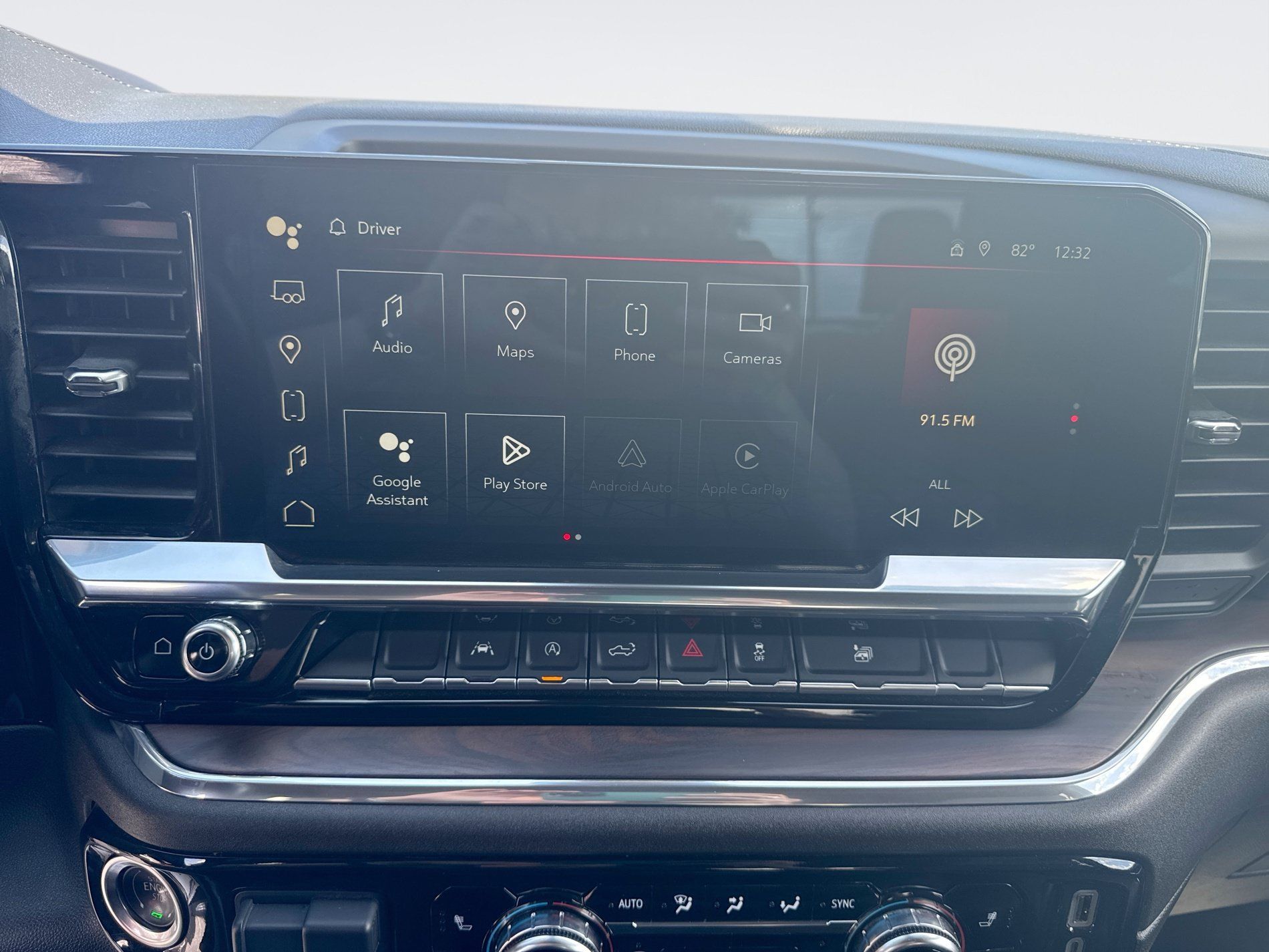Used 2025 GMC Sierra 1500 SLT RWD image 18