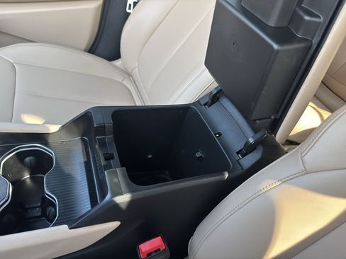 Used 2024 Jeep Grand Cherokee L Limited w/ Black Appearance Package image 27