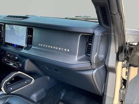 Certified 2025 Ford Bronco Badlands AWD/4WD image 17
