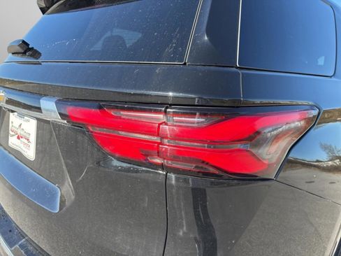 Used 2023 Chevrolet Traverse Premier image 28