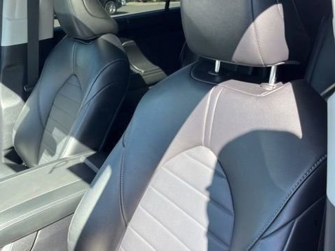 Used 2024 Toyota Highlander XLE image 12