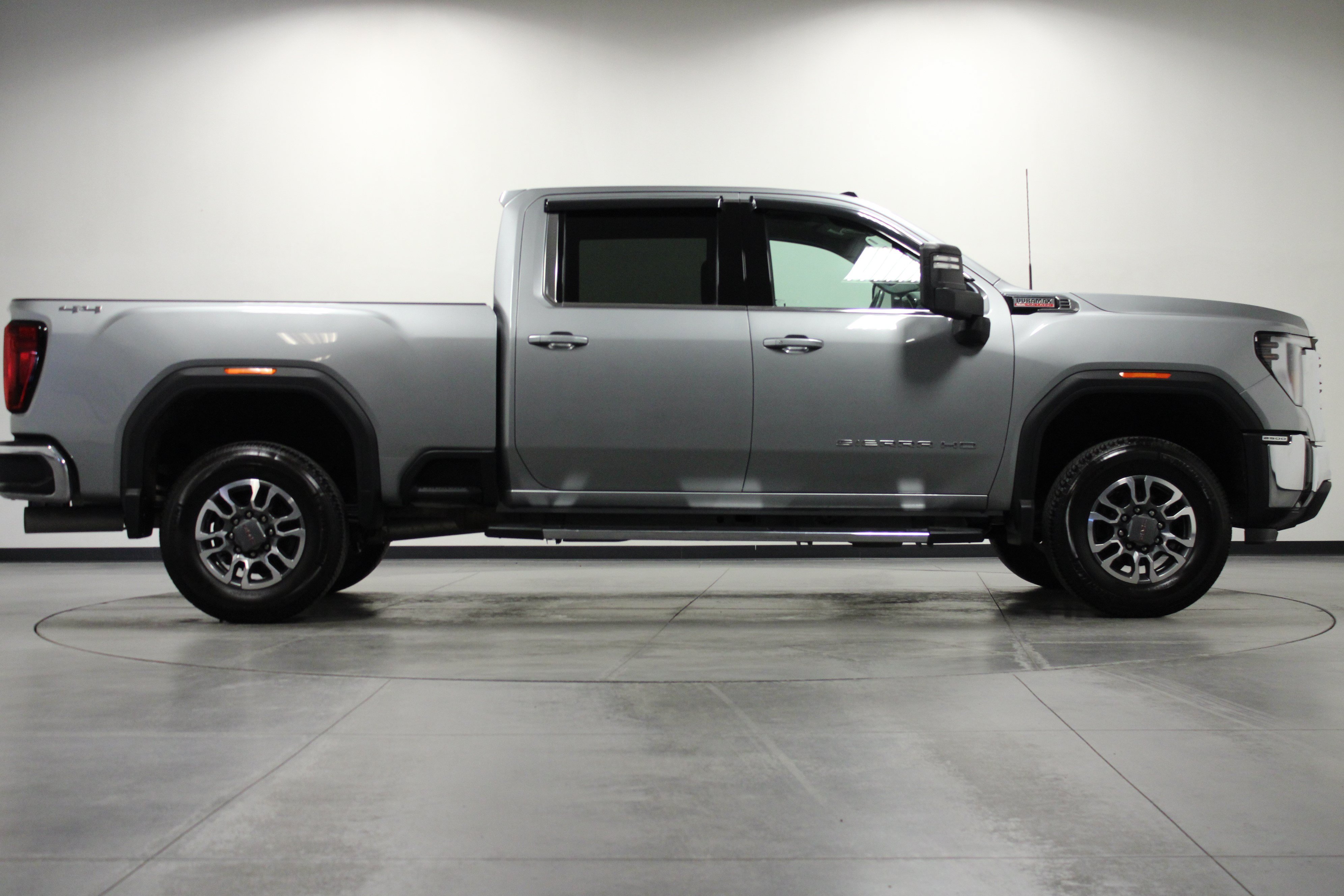 Used 2025 GMC Sierra 2500 SLE w/ SLE Convenience Package AWD/4WD image 3