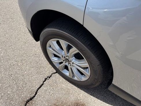 Used 2024 Ford Edge Titanium image 20