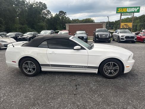 Used 2013 Ford Mustang Premium RWD image 4