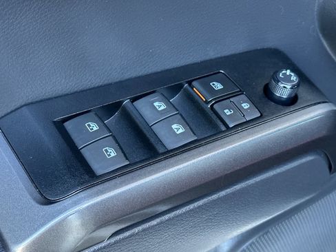 Used 2023 Toyota Tacoma TRD Off-Road w/ Technology Package AWD/4WD image 13