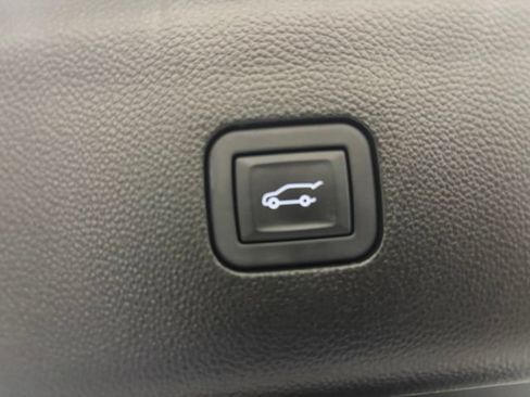 Used 2024 Buick Enclave Essence w/ Sport Touring Edition AWD/4WD image 13