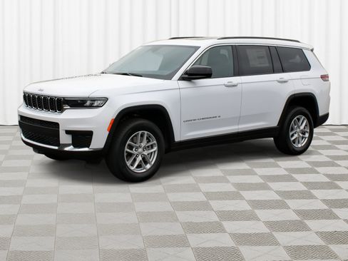 New 2025 Jeep Grand Cherokee L Laredo image 36