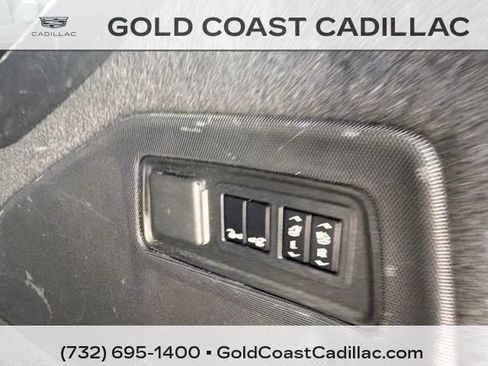Used 2021 Cadillac Escalade ESV Premium Luxury w/ Driver Assist Tech Package AWD/4WD image 17