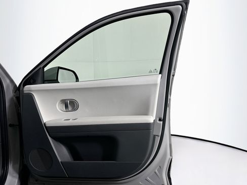 Used 2024 Hyundai Ioniq 5 SEL image 32