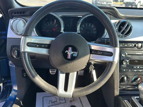 Used 2009 Ford Mustang GT Premium image 18