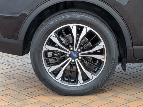 Certified 2022 Ford Escape SE w/ SE Sport Appearance Package AWD/4WD image 9