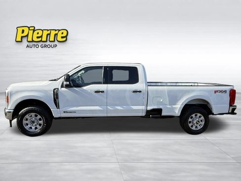 Used 2023 Ford F350 XLT w/ FX4 Off-Road Package AWD/4WD image 4