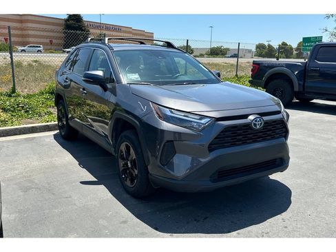 Used 2024 Toyota RAV4 LE AWD/4WD image 2