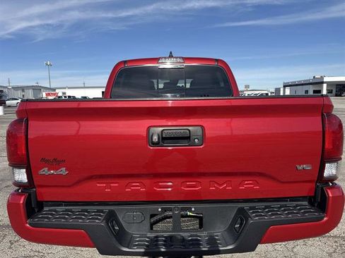 Used 2021 Toyota Tacoma SR image 5