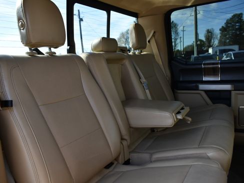 Used 2015 Ford F150 Lariat w/ Equipment Group 502A Luxury image 29