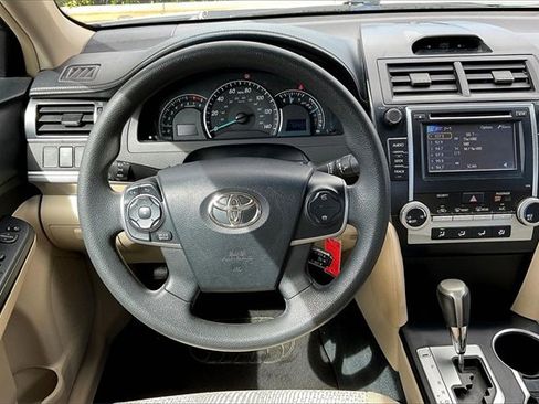 Used 2013 Toyota Camry LE image 5