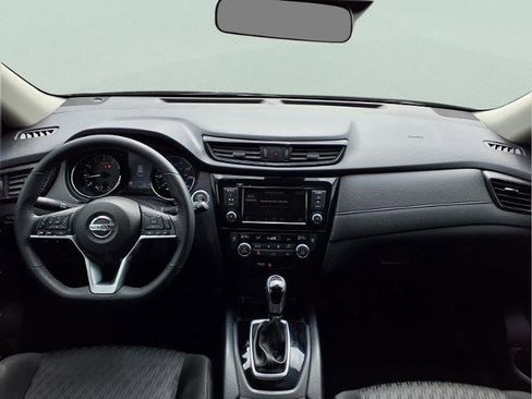 Certified 2019 Nissan Rogue SV image 11