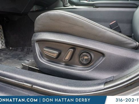 Used 2025 Toyota Camry SE FWD image 15