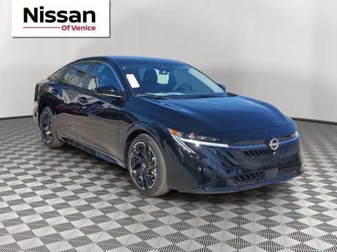New 2026 Nissan Sentra SR w/ SR Premium Package FWD image 1