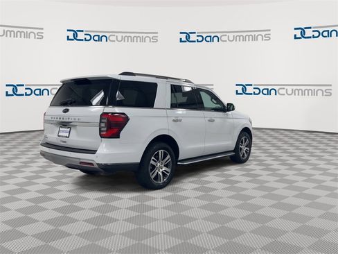 Used 2022 Ford Expedition Limited image 8
