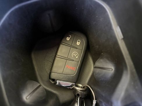 Used 2025 Jeep Compass Latitude AWD/4WD image 21