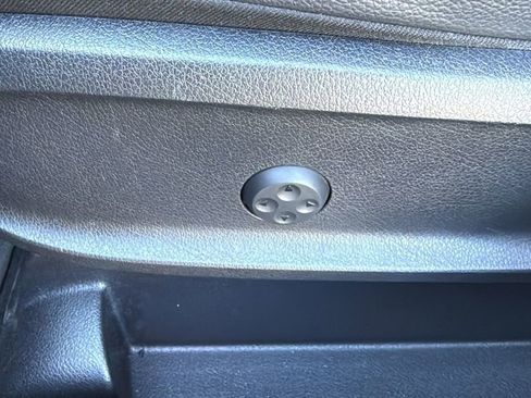 Used 2021 Mercedes-Benz GLB 250 image 28