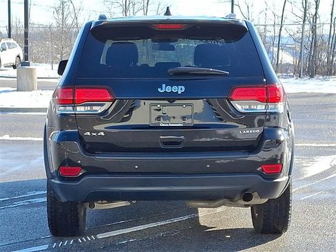 Used 2021 Jeep Grand Cherokee Laredo image 8