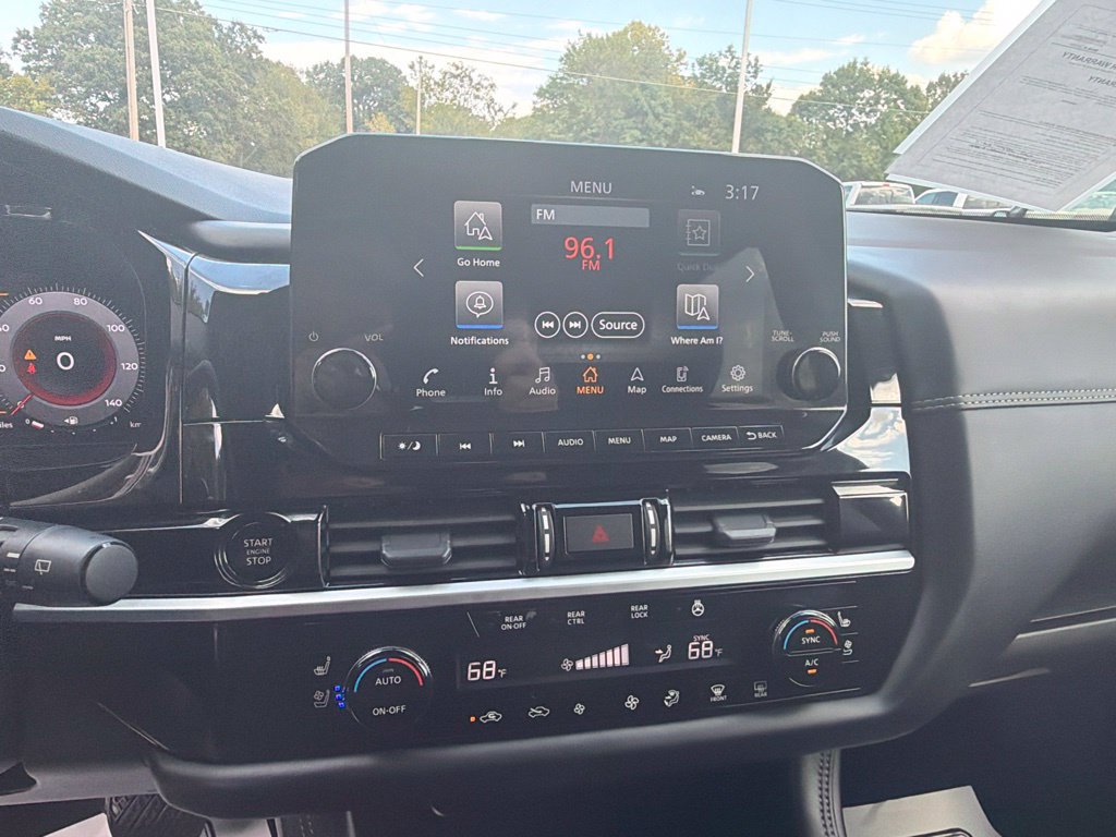 Used 2025 Nissan Pathfinder Platinum FWD image 20