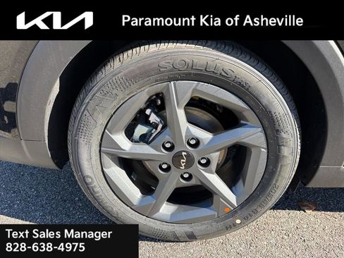 New 2025 Kia K4 LXS image 29