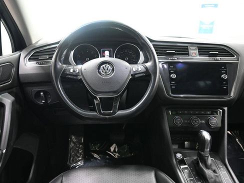 Used 2018 Volkswagen Tiguan SE w/ Panoramic Sunroof Package AWD/4WD image 8