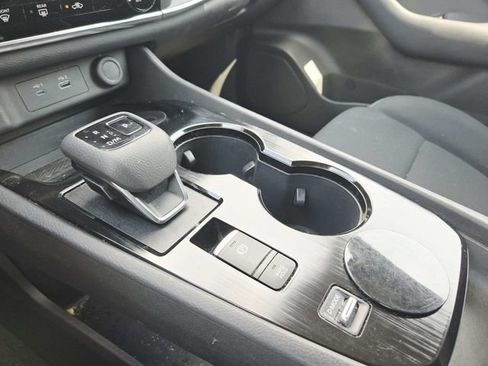 Used 2023 Nissan Rogue S FWD image 25