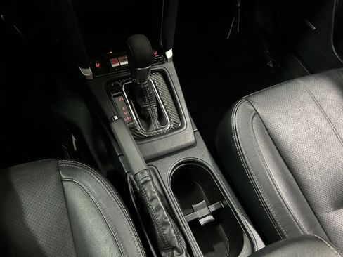 Used 2018 Subaru Forester 2.5i Touring w/ Popular Package #3B AWD/4WD image 11