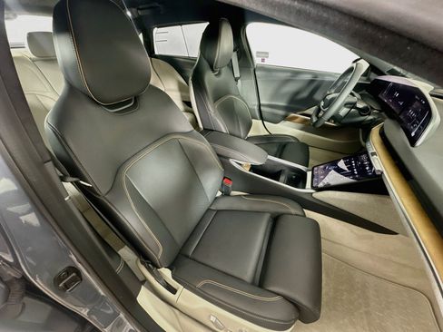 Used 2024 Lucid Air Touring AWD/4WD image 32