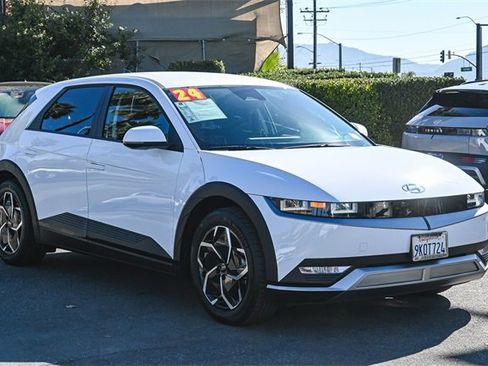 Certified 2024 Hyundai Ioniq 5 SE image 3