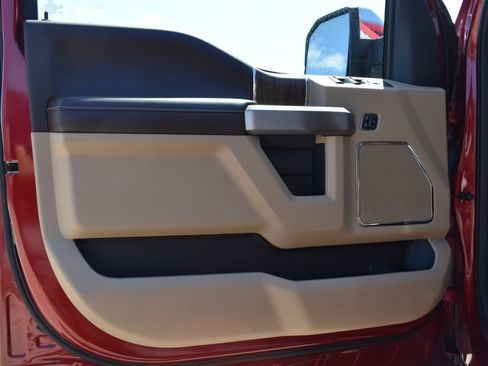 Used 2019 Ford F150 Lariat w/ Equipment Group 502A Luxury AWD/4WD image 9